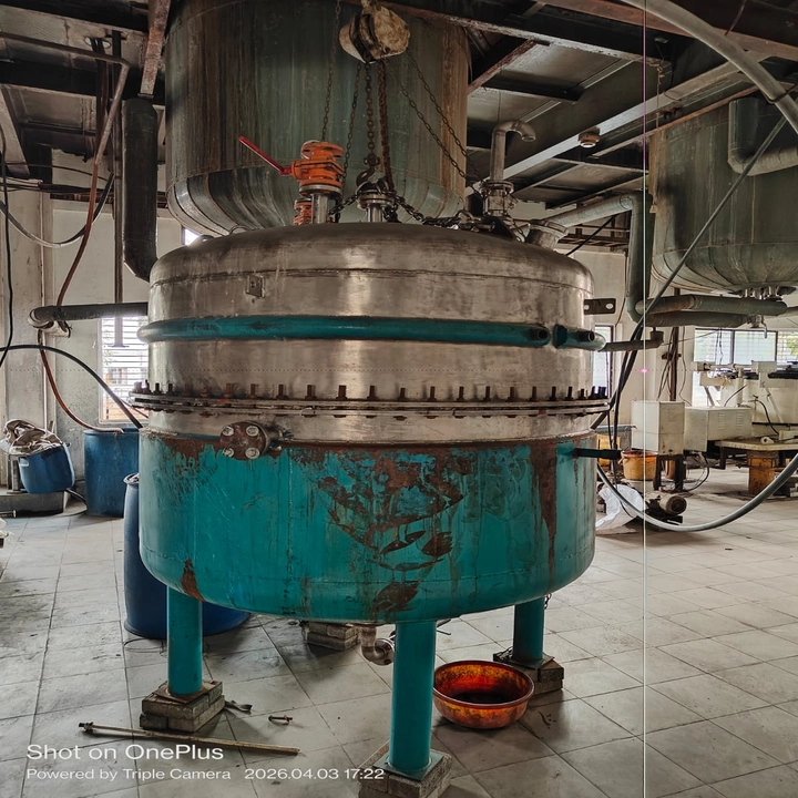 Industrial chemical reactor vessel at Skynetrix plant